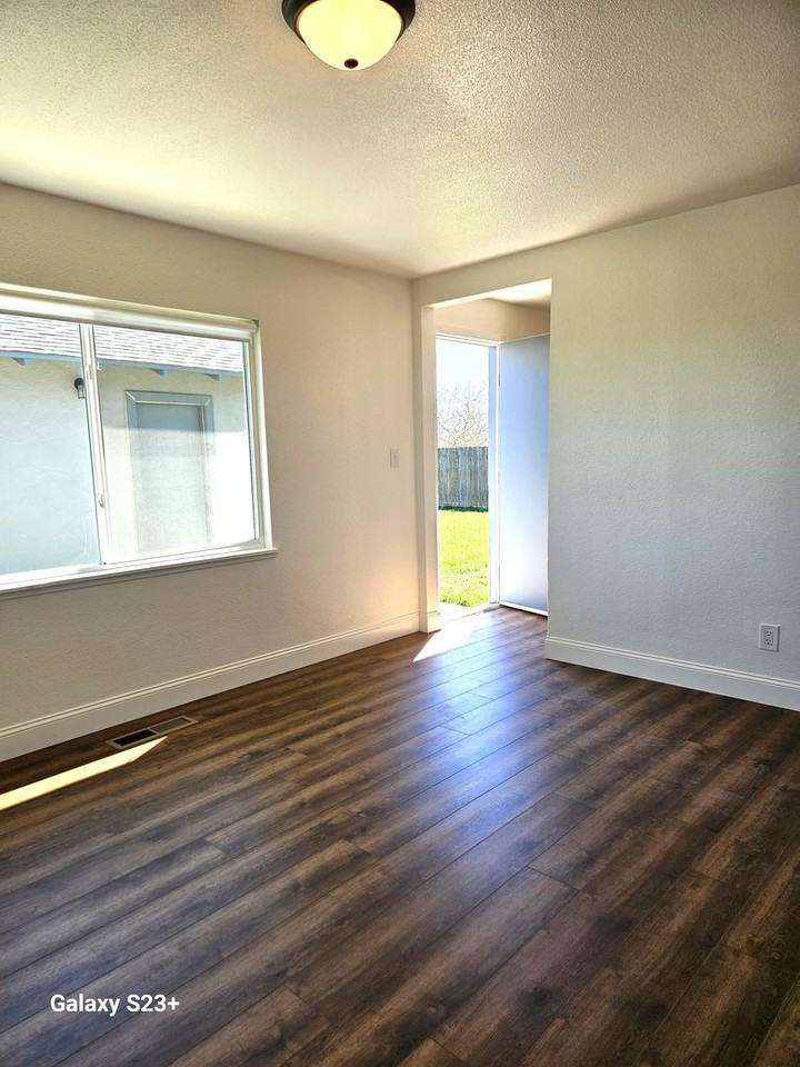 5944 California Ave - Photo 6 of 14