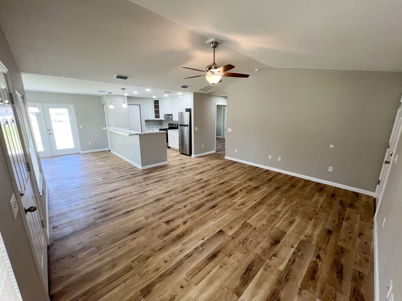 R16-Gent3 - Photo 2 of 16