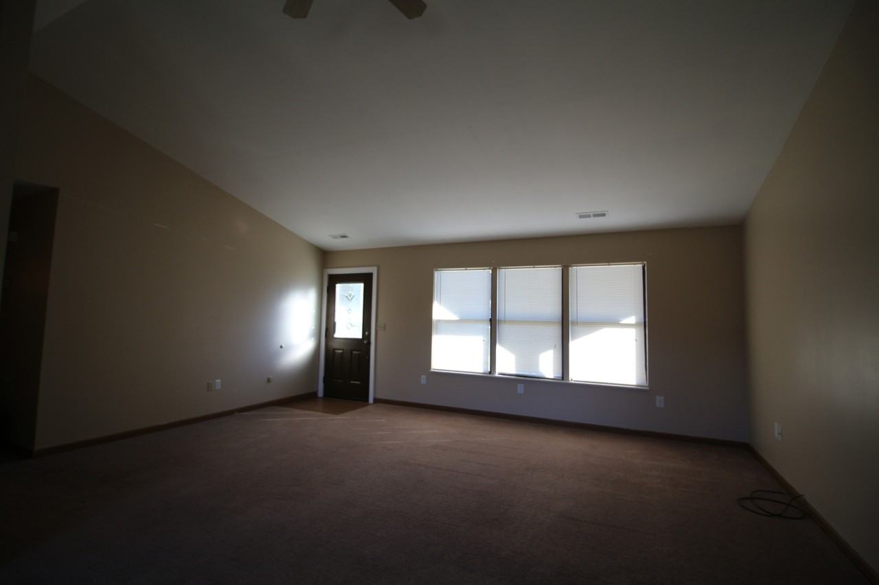 261 Soetebier Dr - Photo 3 of 17
