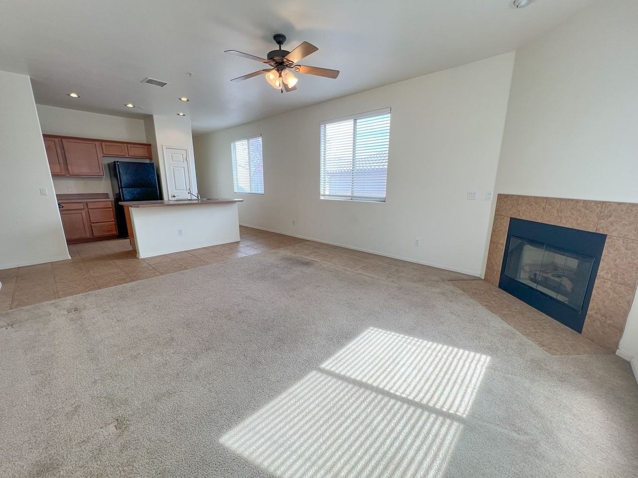 1715 Pinon Dr - Photo 3 of 15