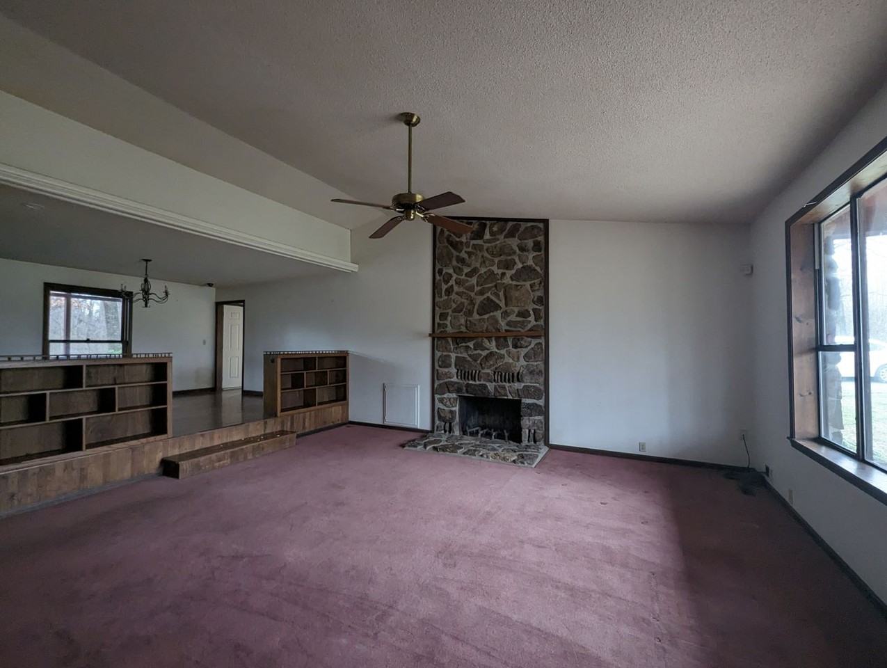 165 Sunnyside Dr - Photo 2 of 16