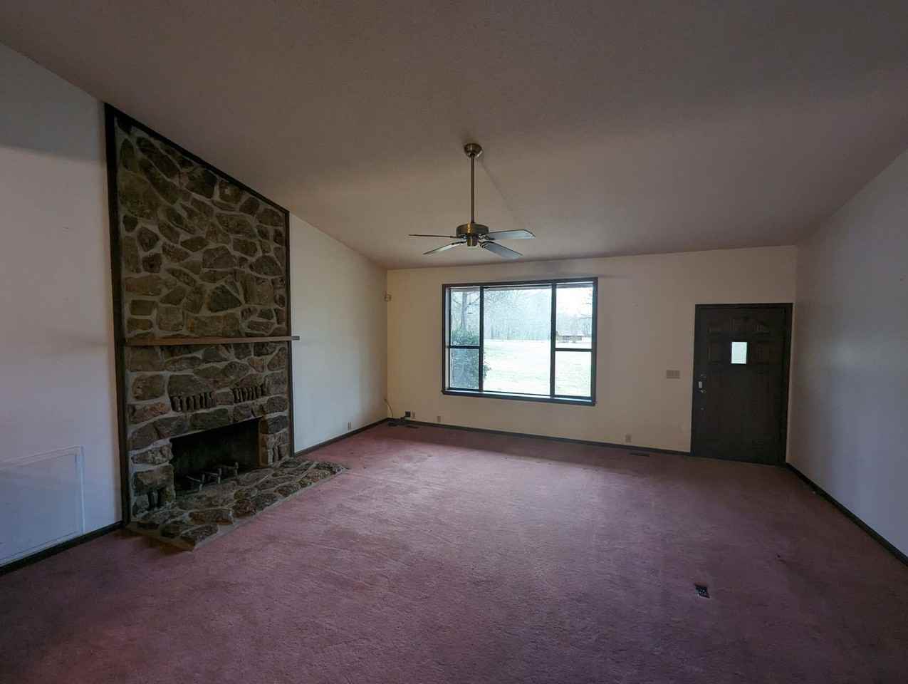 165 Sunnyside Dr - Photo 3 of 16