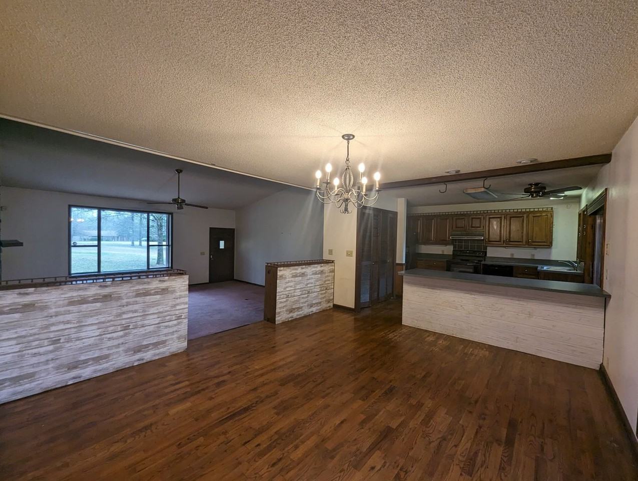 165 Sunnyside Dr - Photo 4 of 16