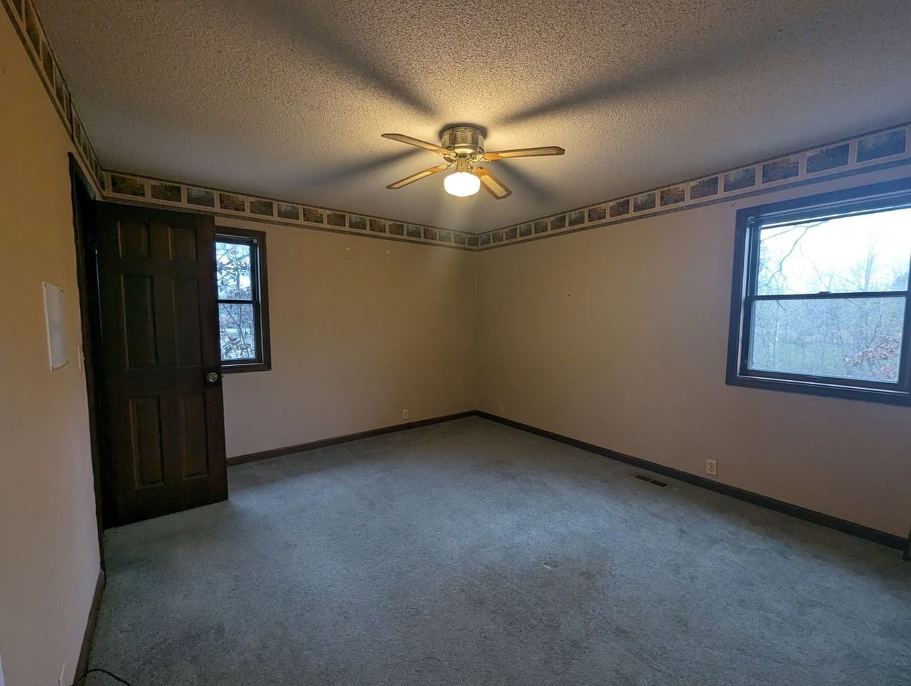 165 Sunnyside Dr - Photo 6 of 16
