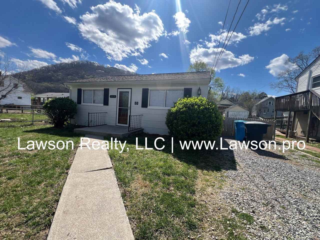 513 Arbor Ave Se - Photo 2 of 24