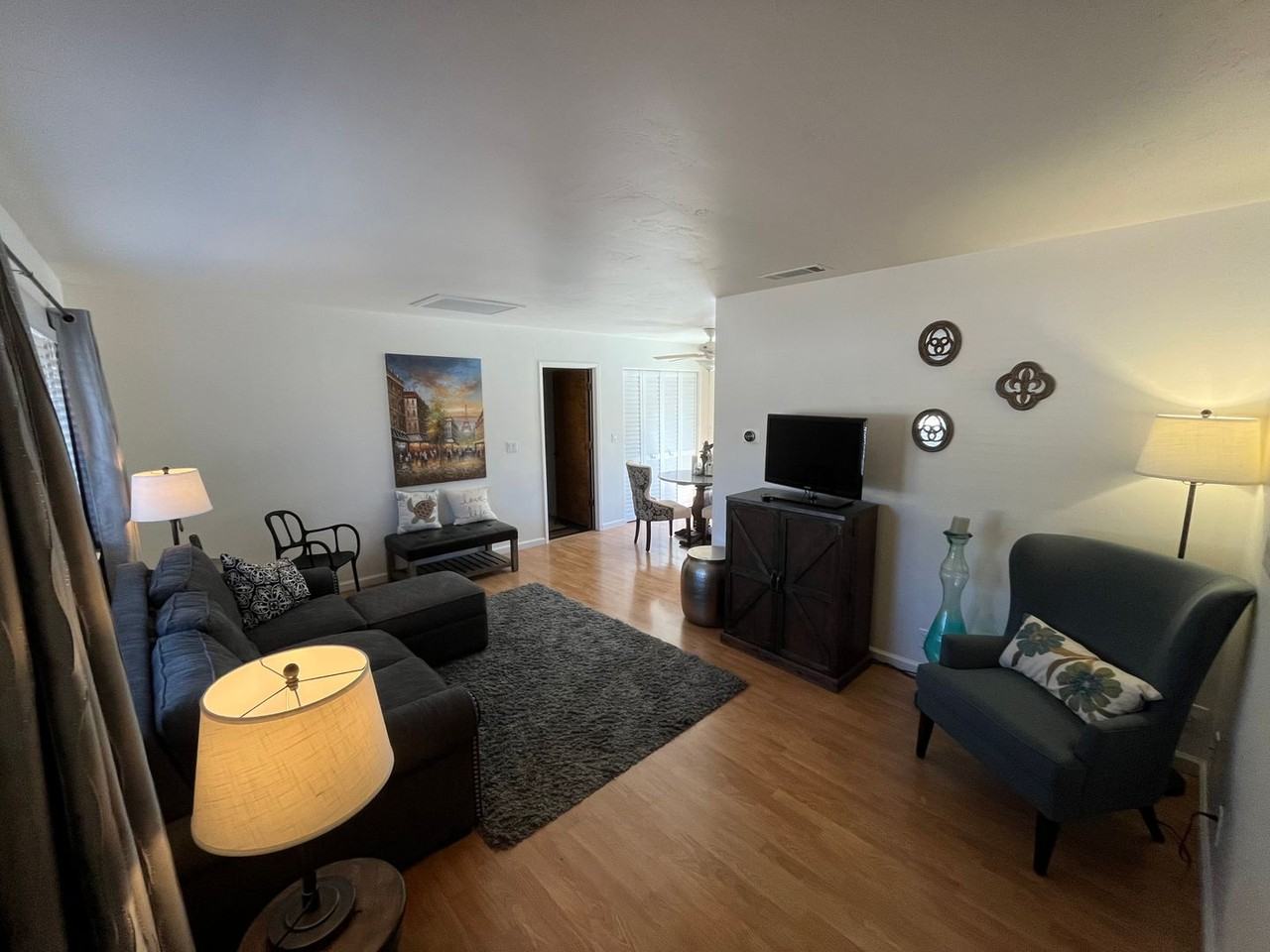 1003 Meadow Way - Photo 5 of 16