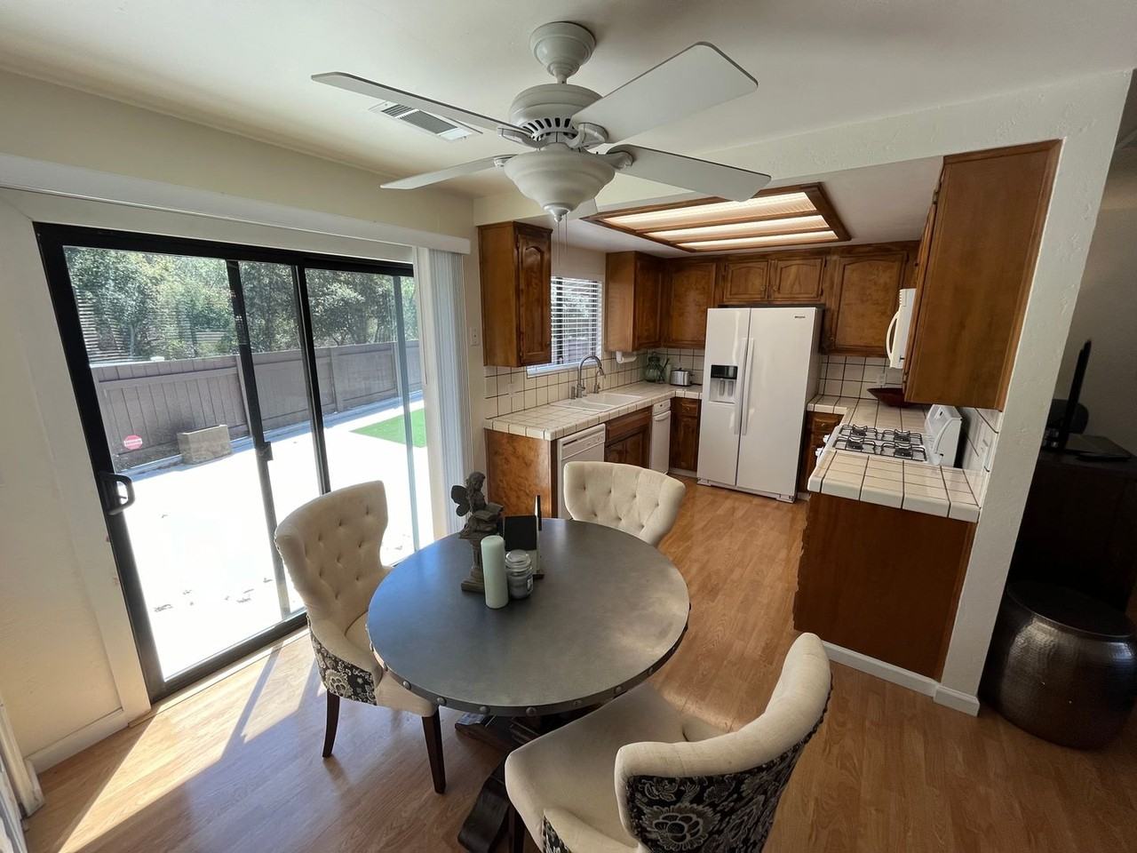 1003 Meadow Way - Photo 6 of 16