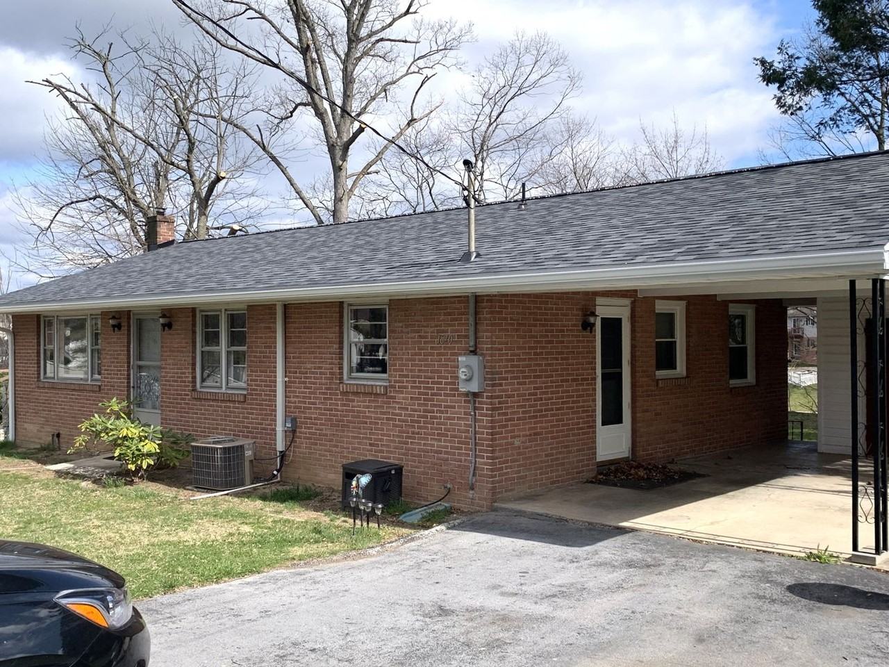 1670 Frank Rd - Photo 3 of 36