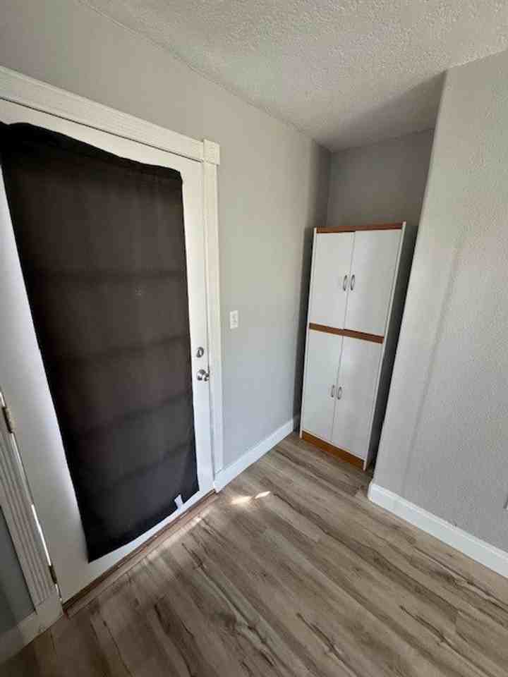 4400 Gray Ave - Photo 3 of 32