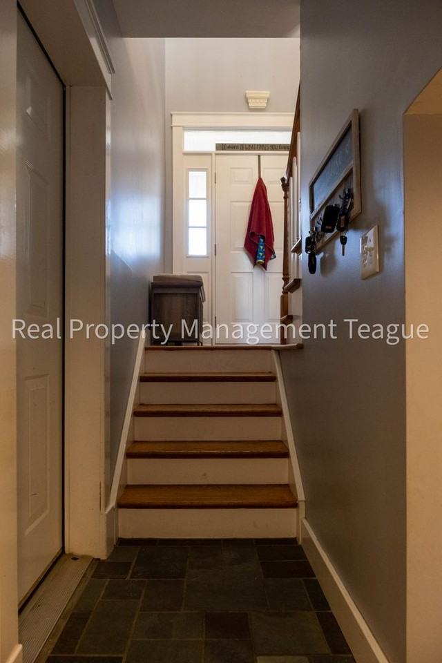 12 Rustic Bridge Rd - Photo 3 of 40