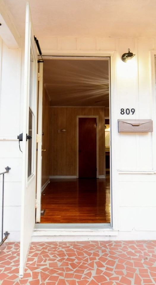 809 Minurva Ct - Photo 2 of 20