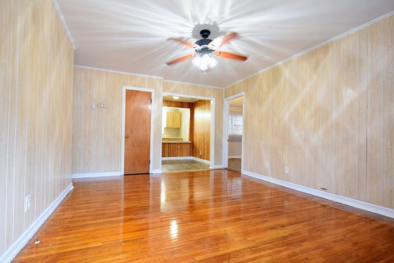 809 Minurva Ct - Photo 3 of 20