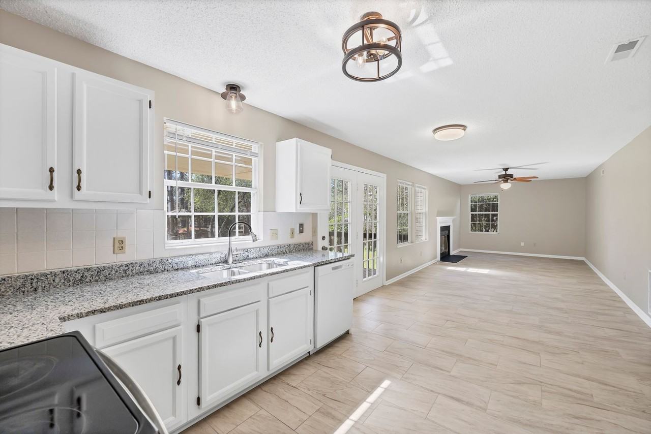 605 N Donar Dr - Photo 3 of 36