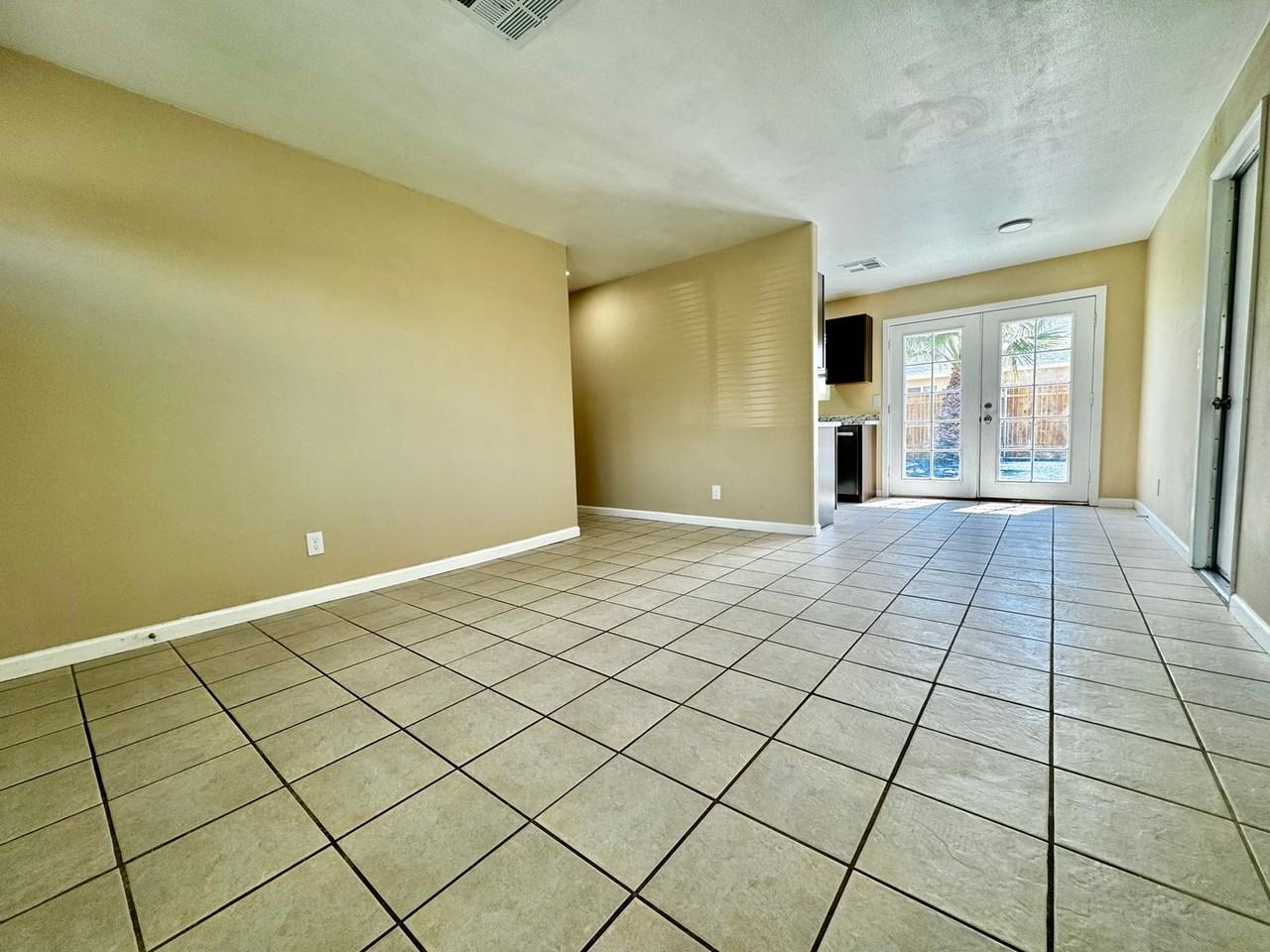 NewB PS T 73225 - Photo 3 of 25