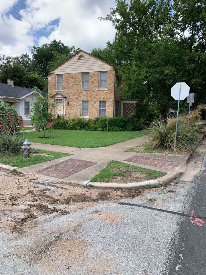 3210 Hemphill Park Apartments in North University, Austin, TX 78705