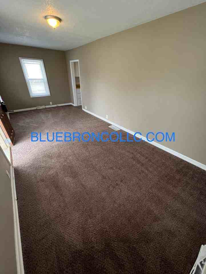 2544 S Overton Ave - Photo 2 of 14