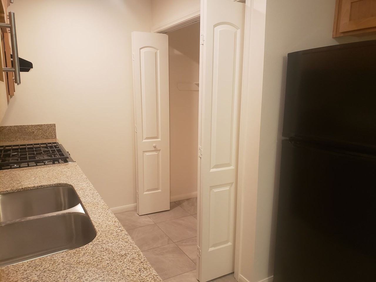 495 W. Commercial Ave. - Photo 3 of 9