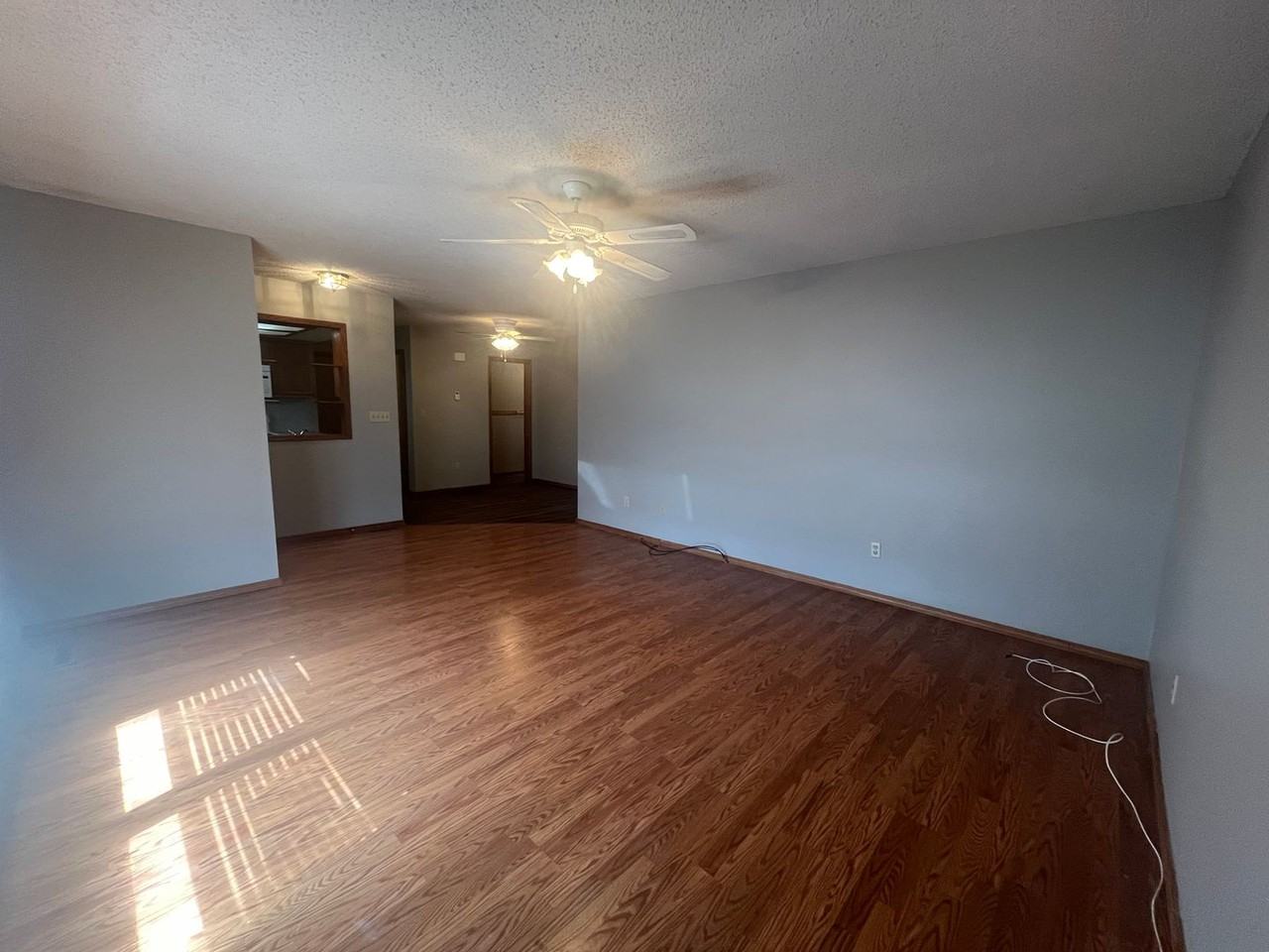 1001 E Scott St - Photo 3 of 8