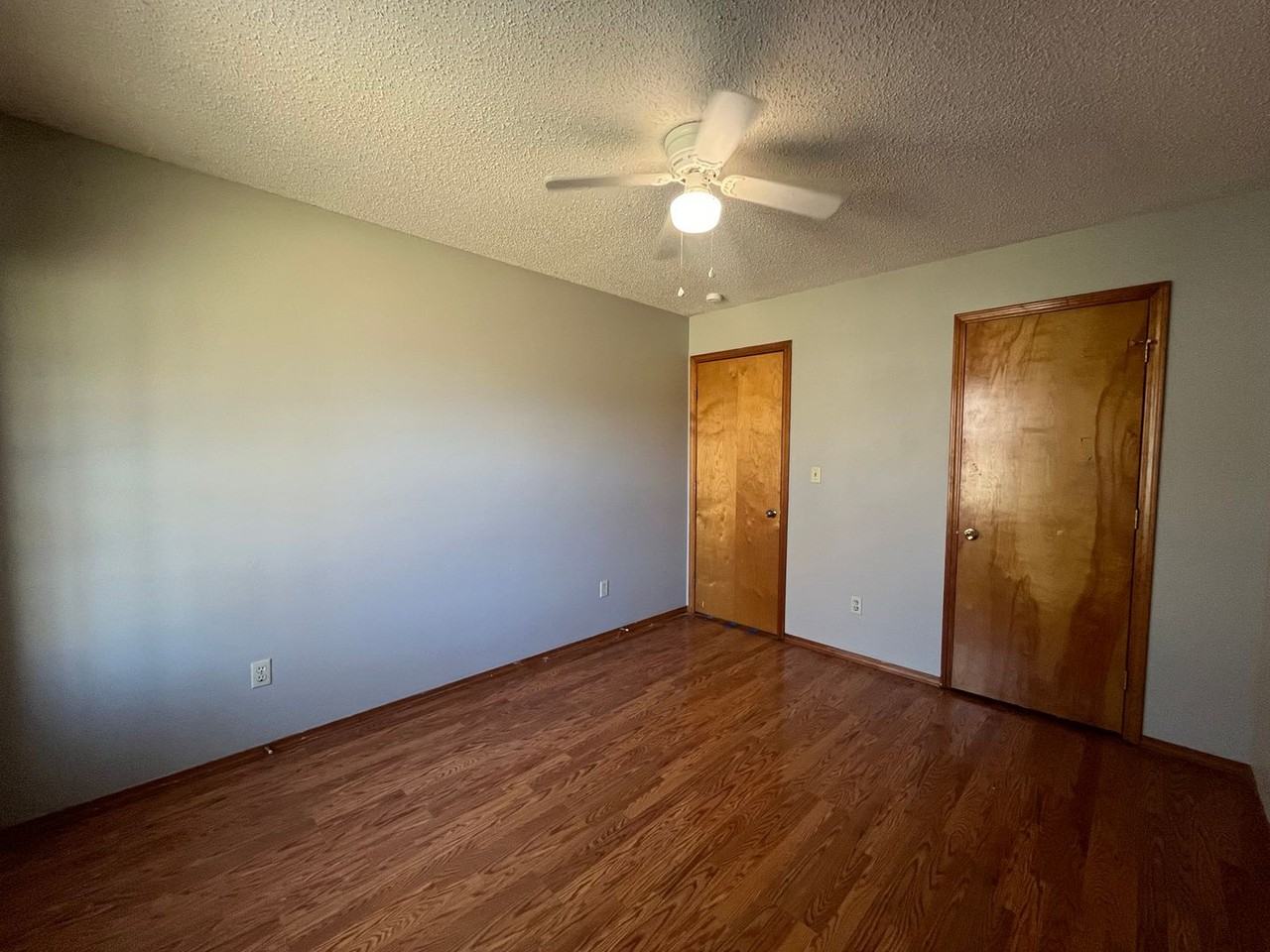 1001 E Scott St - Photo 7 of 8