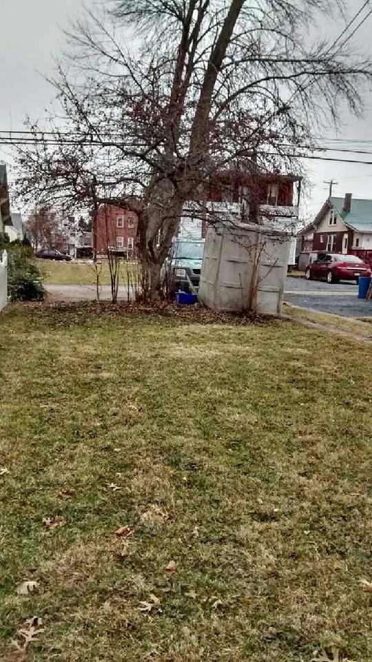 420 7th St - Photo 3 of 19