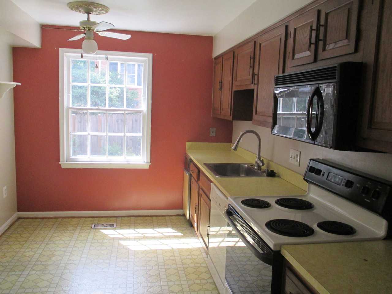 5258 Leestone Ct - Photo 3 of 13