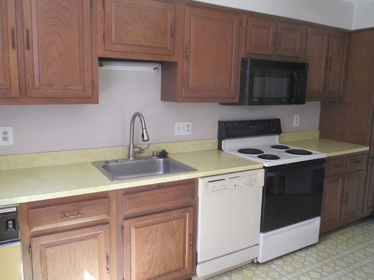 5258 Leestone Ct - Photo 4 of 13