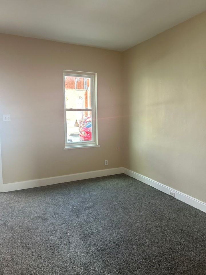 1730 1/2 N 5th St - Photo 3 of 23
