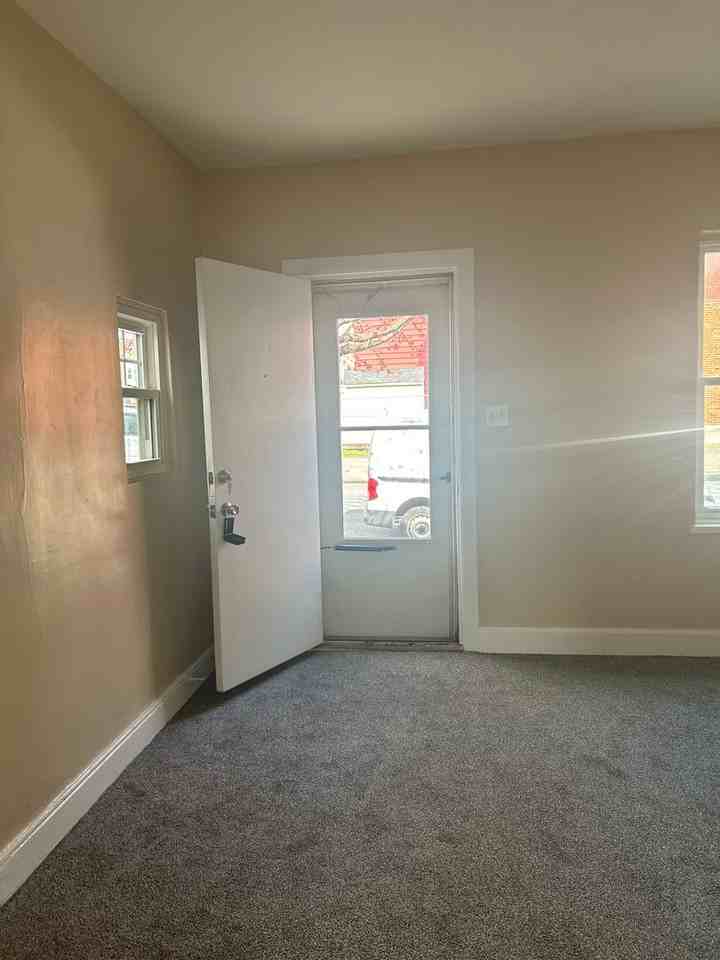 1730 1/2 N 5th St - Photo 4 of 23