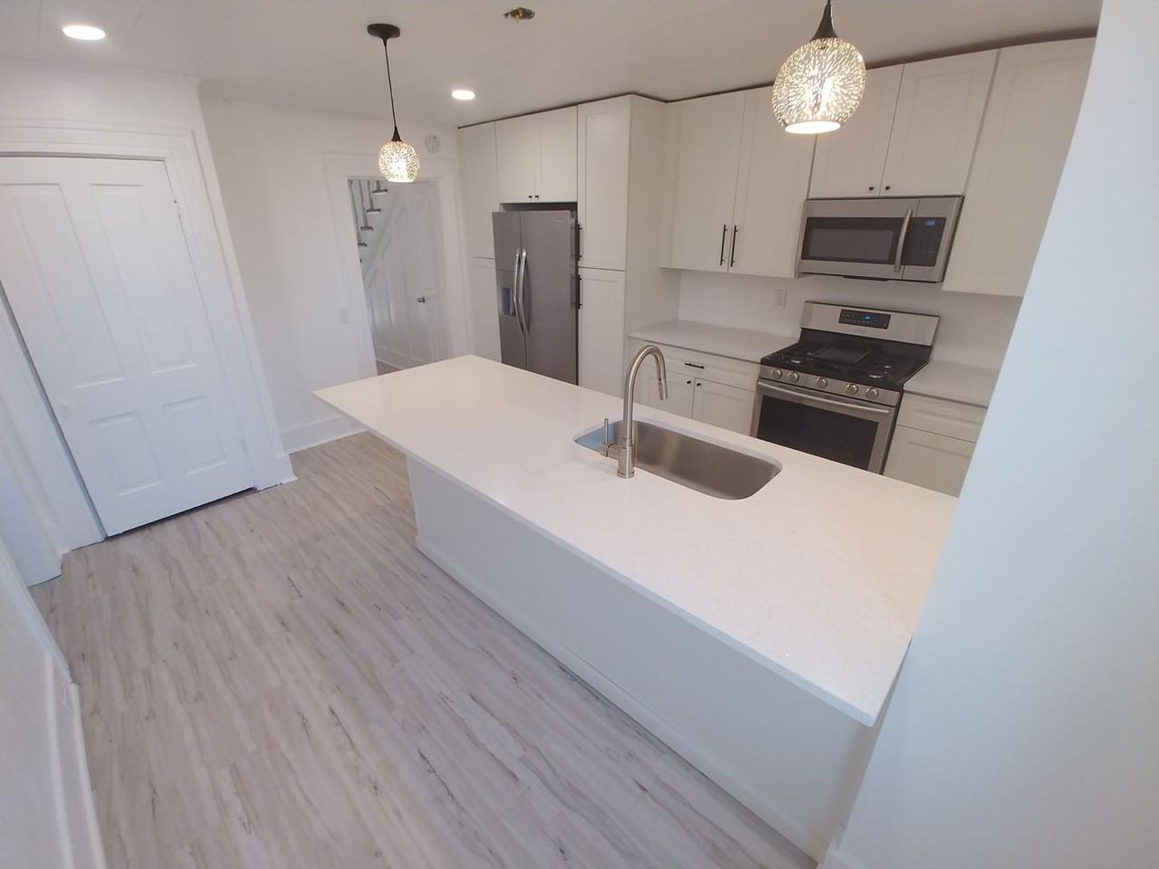 222 Walter St - Photo 2 of 11