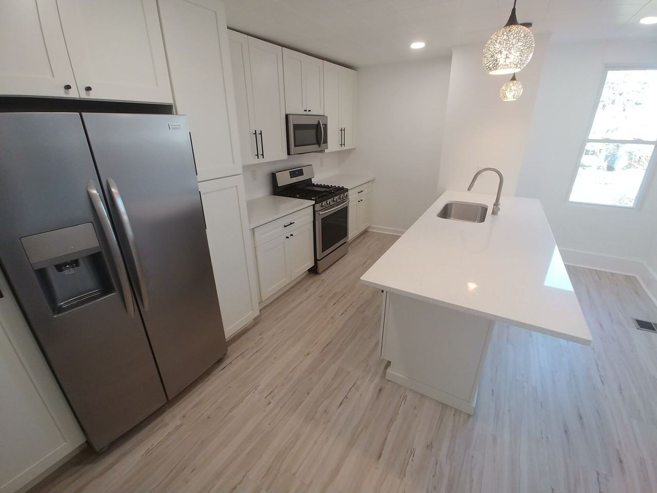 222 Walter St - Photo 3 of 11