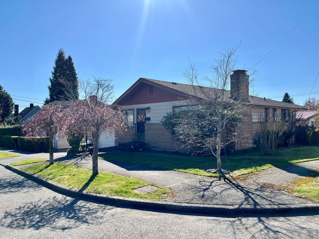 5003 12th Ave S - Photo 2 of 24