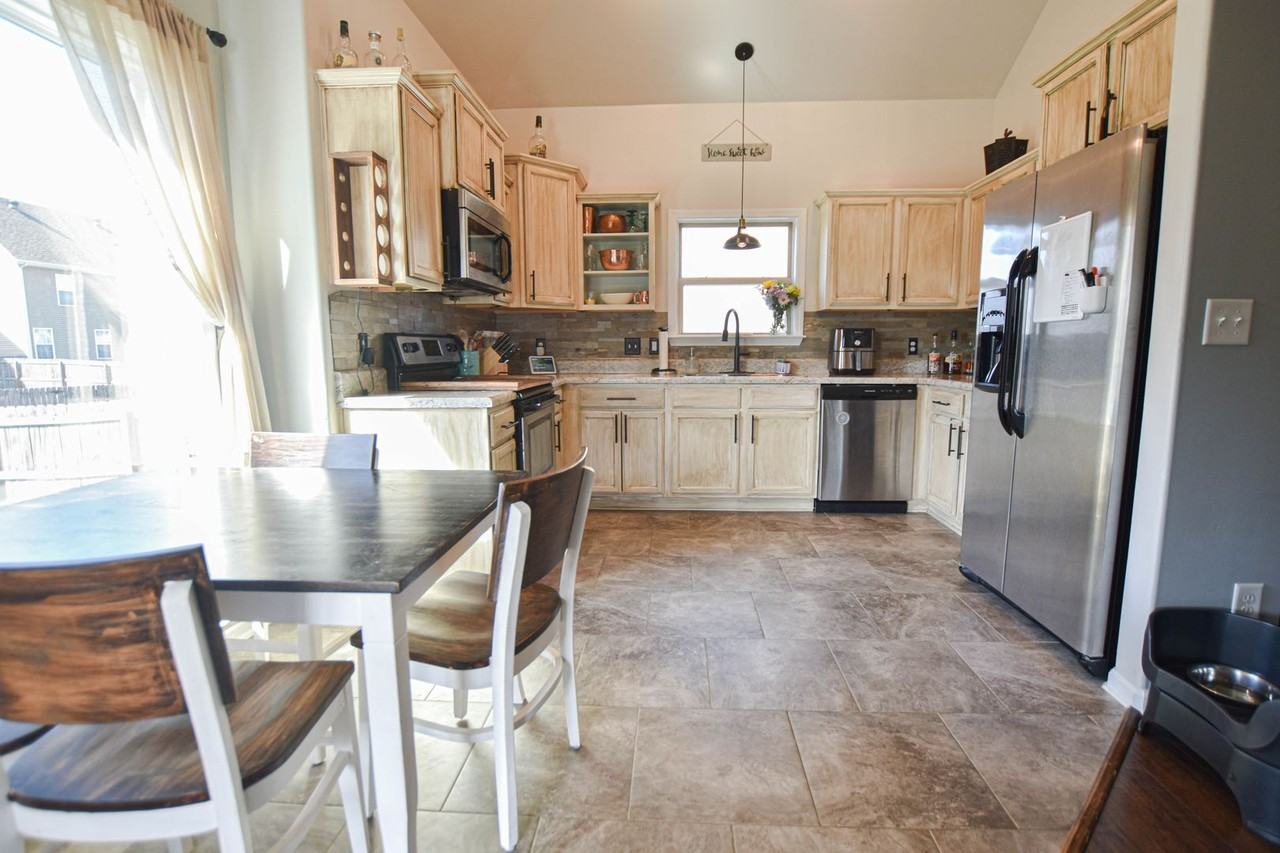 3746 Crisscross Ct - Photo 5 of 17