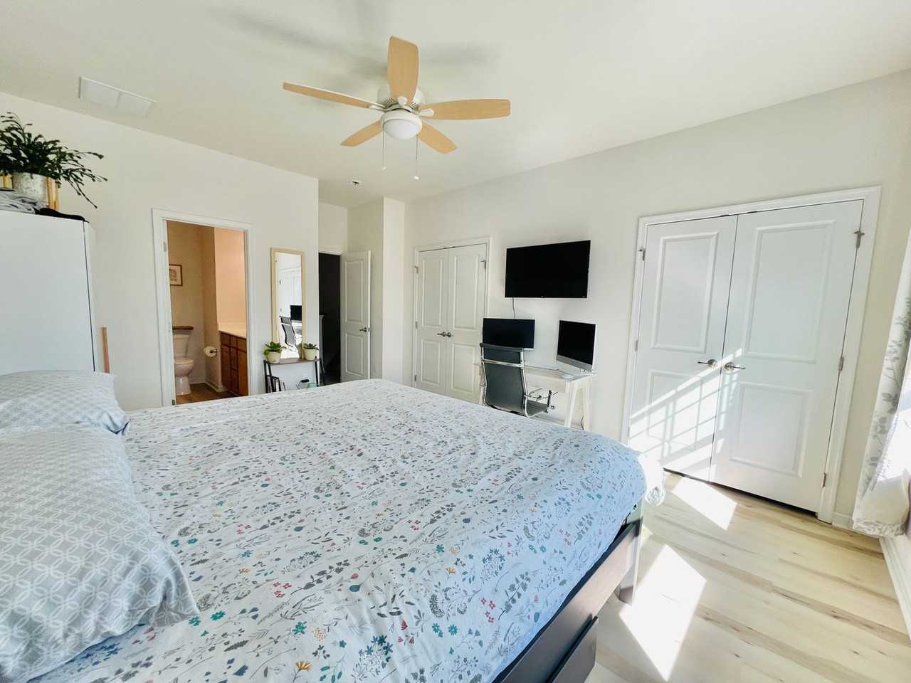 127 Streamview Dr - Photo 2 of 35