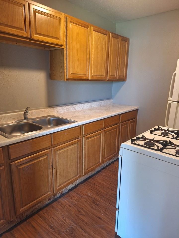 6919 Basilwood Dr - Photo 5 of 18
