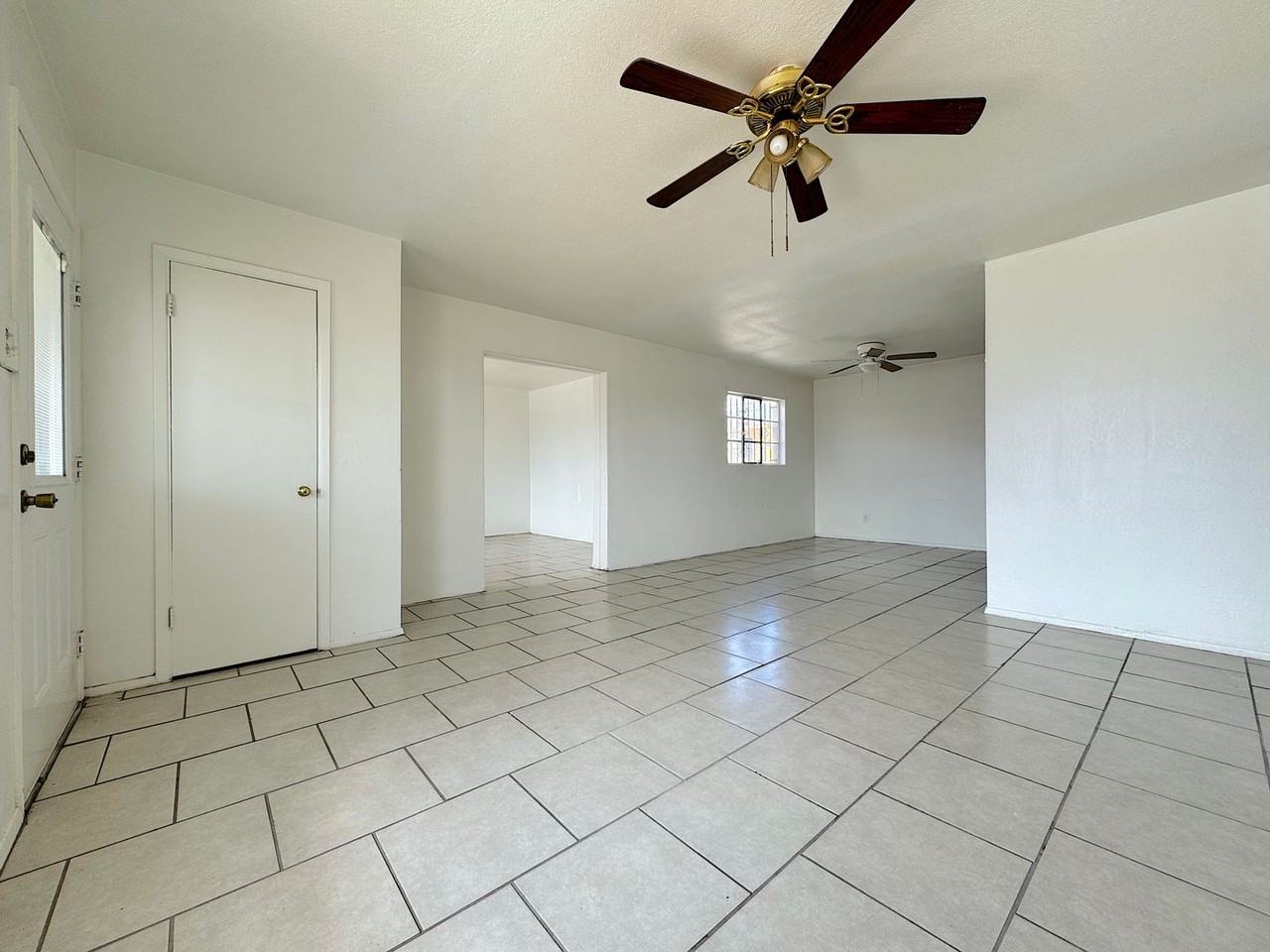 4117 Volcanic Ave - Photo 2 of 20