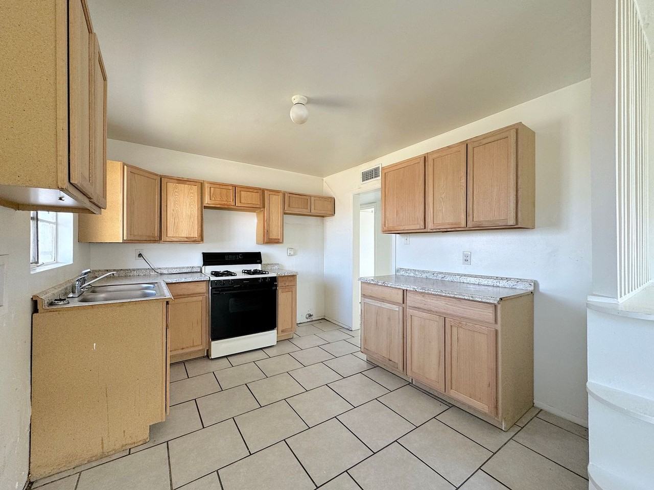 4117 Volcanic Ave - Photo 7 of 21