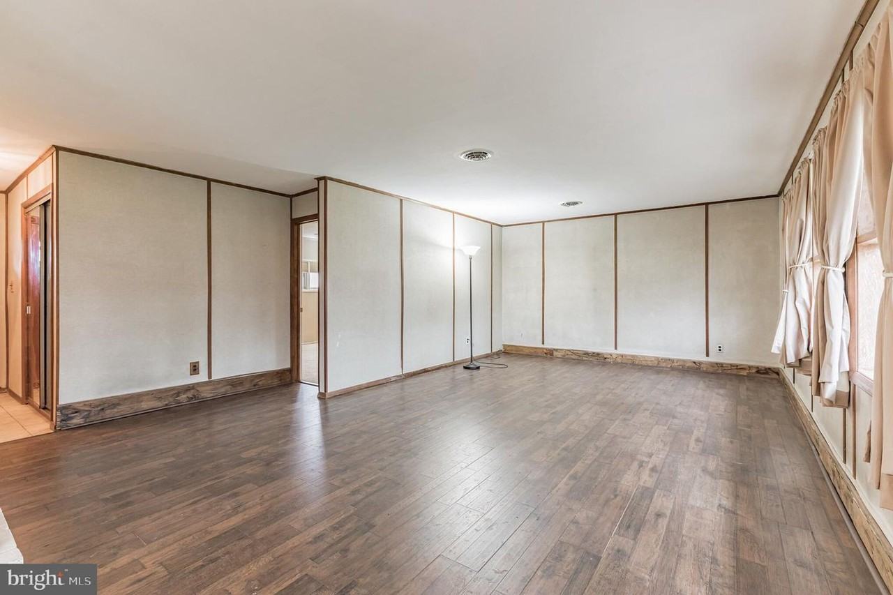 4 Knickerbocker Dr - Photo 3 of 19