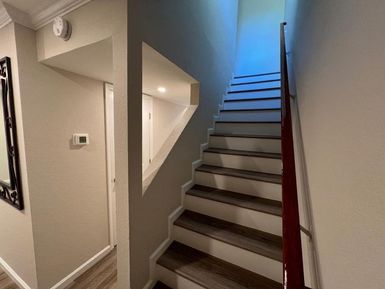 6241 Holly Spring Ct - Photo 7 of 12