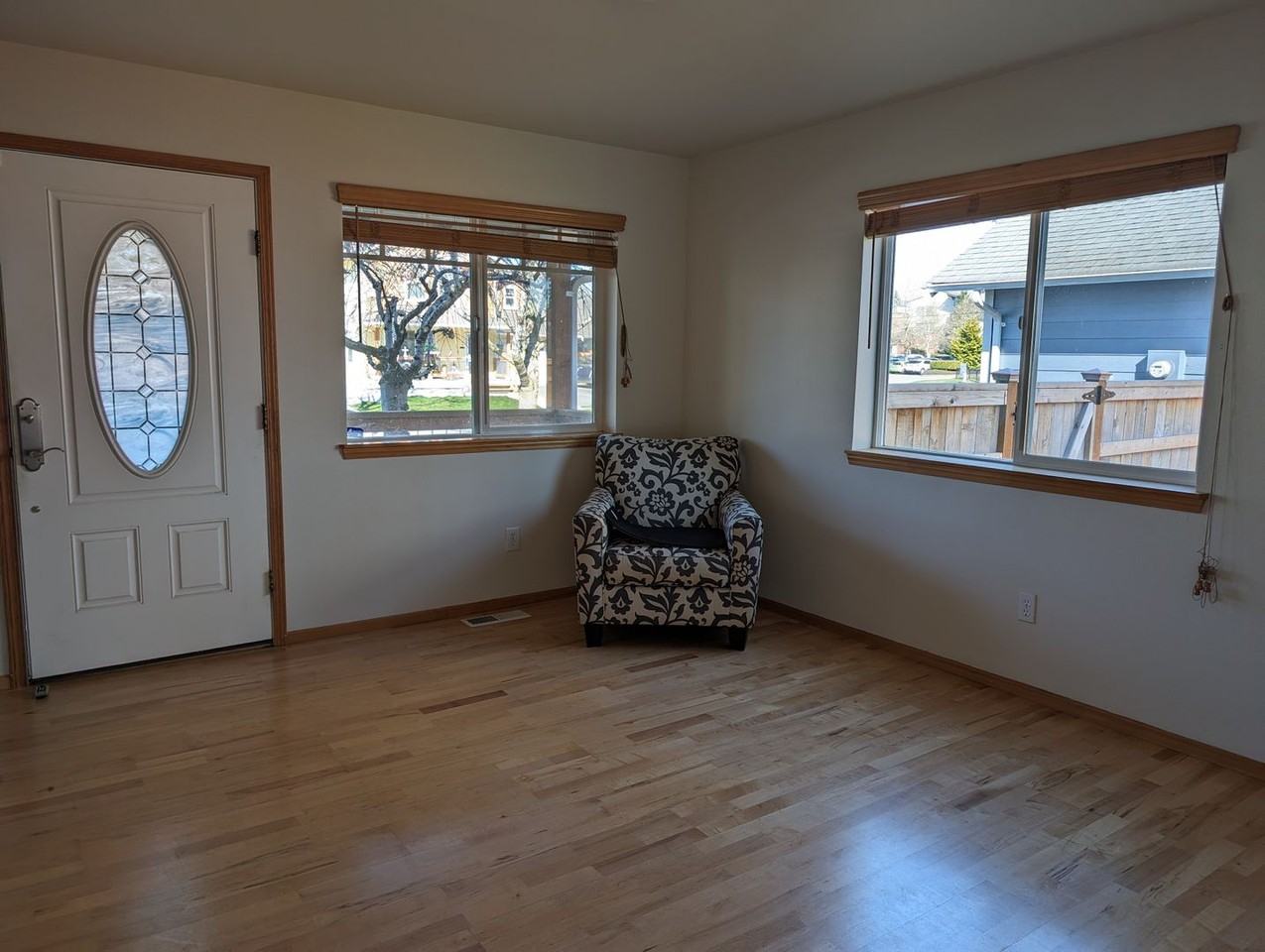 1136 Homestead Dr - Photo 2 of 18