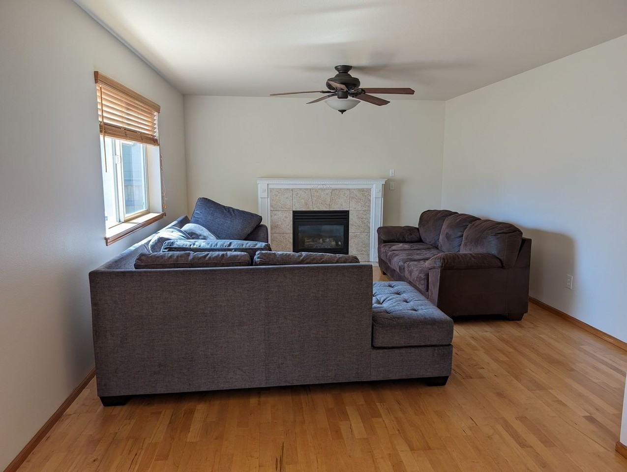 1136 Homestead Dr - Photo 3 of 18