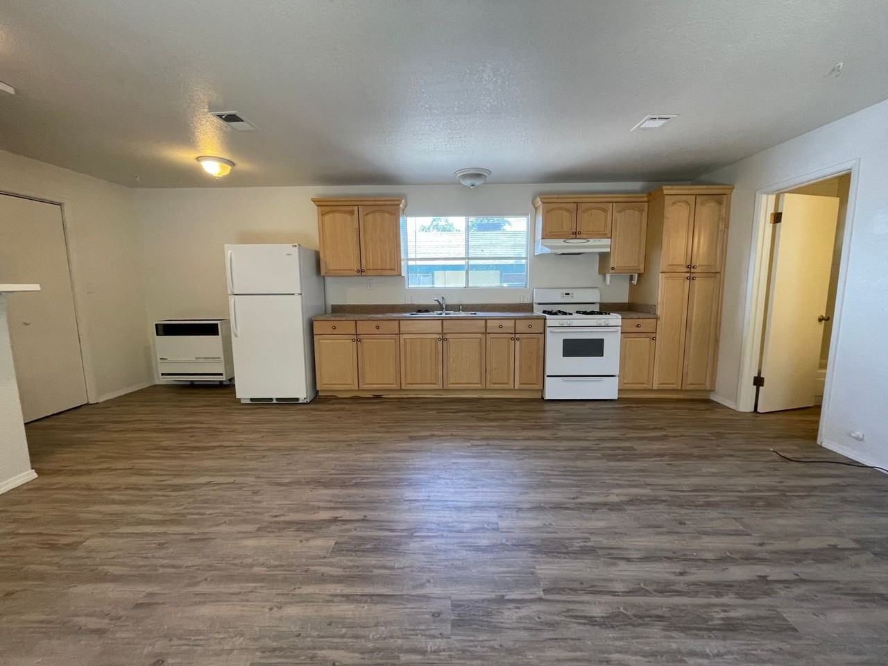 1944 Park St - Photo 2 of 14