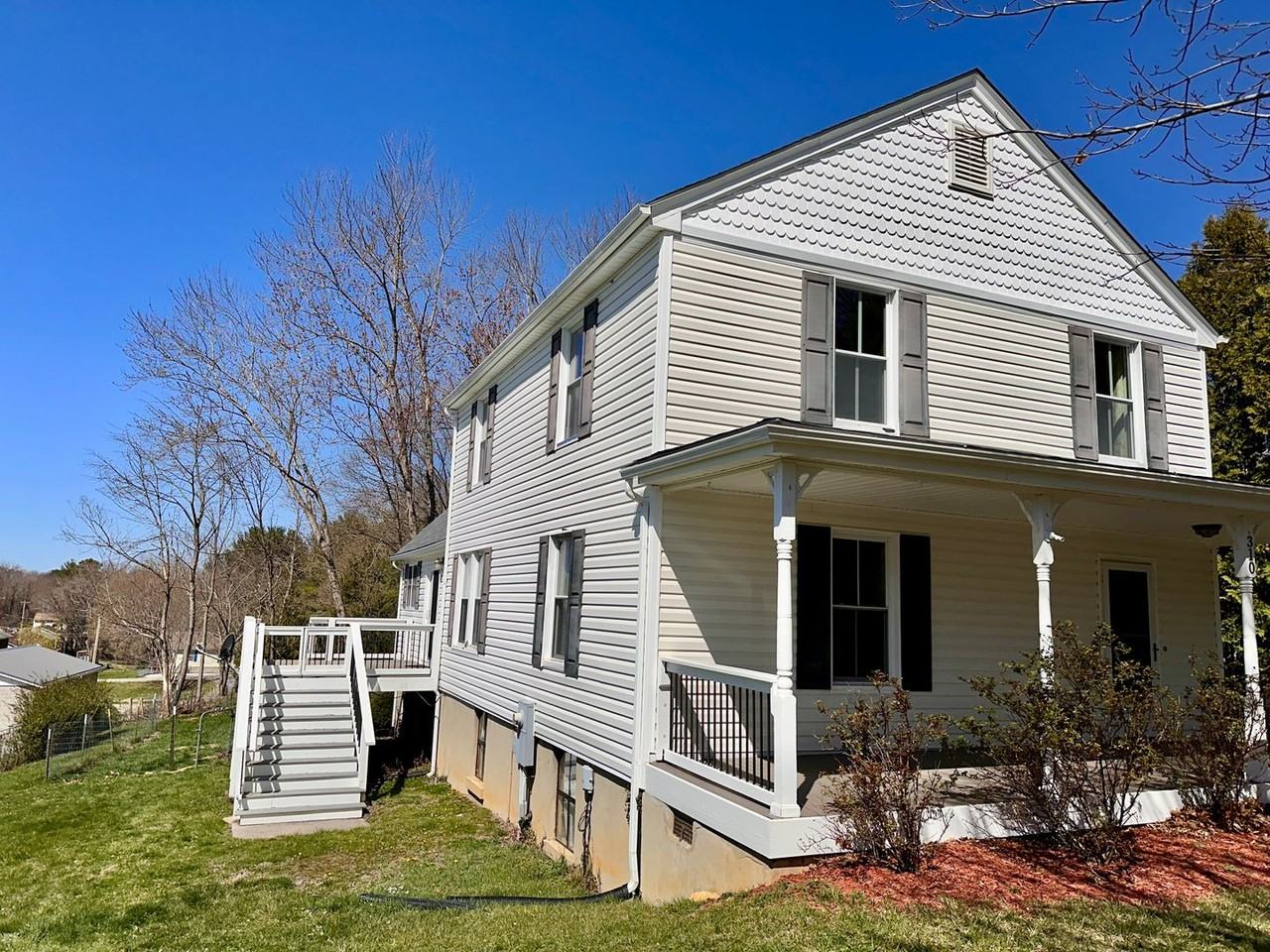 310 E Main St - Photo 3 of 31