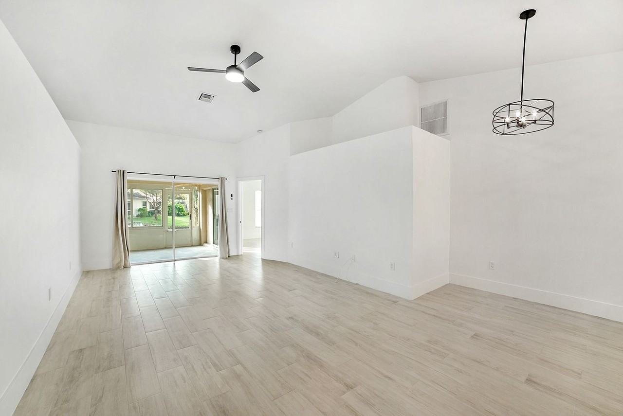 25187 Golf Lake Cir - Photo 5 of 31