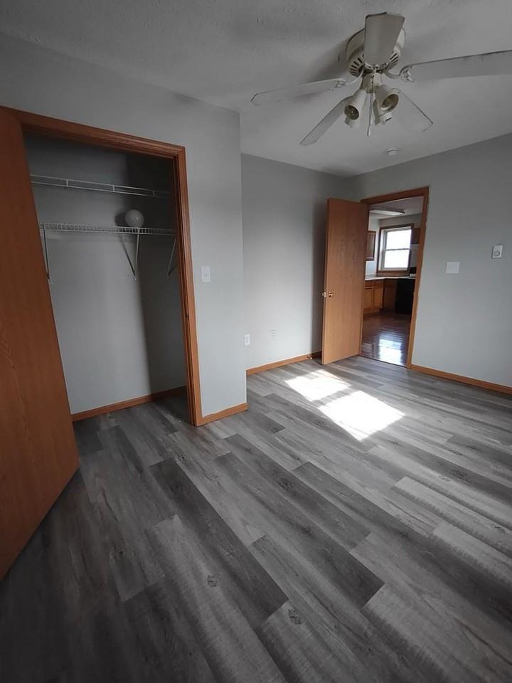 133 E Mechanic St - Photo 5 of 7