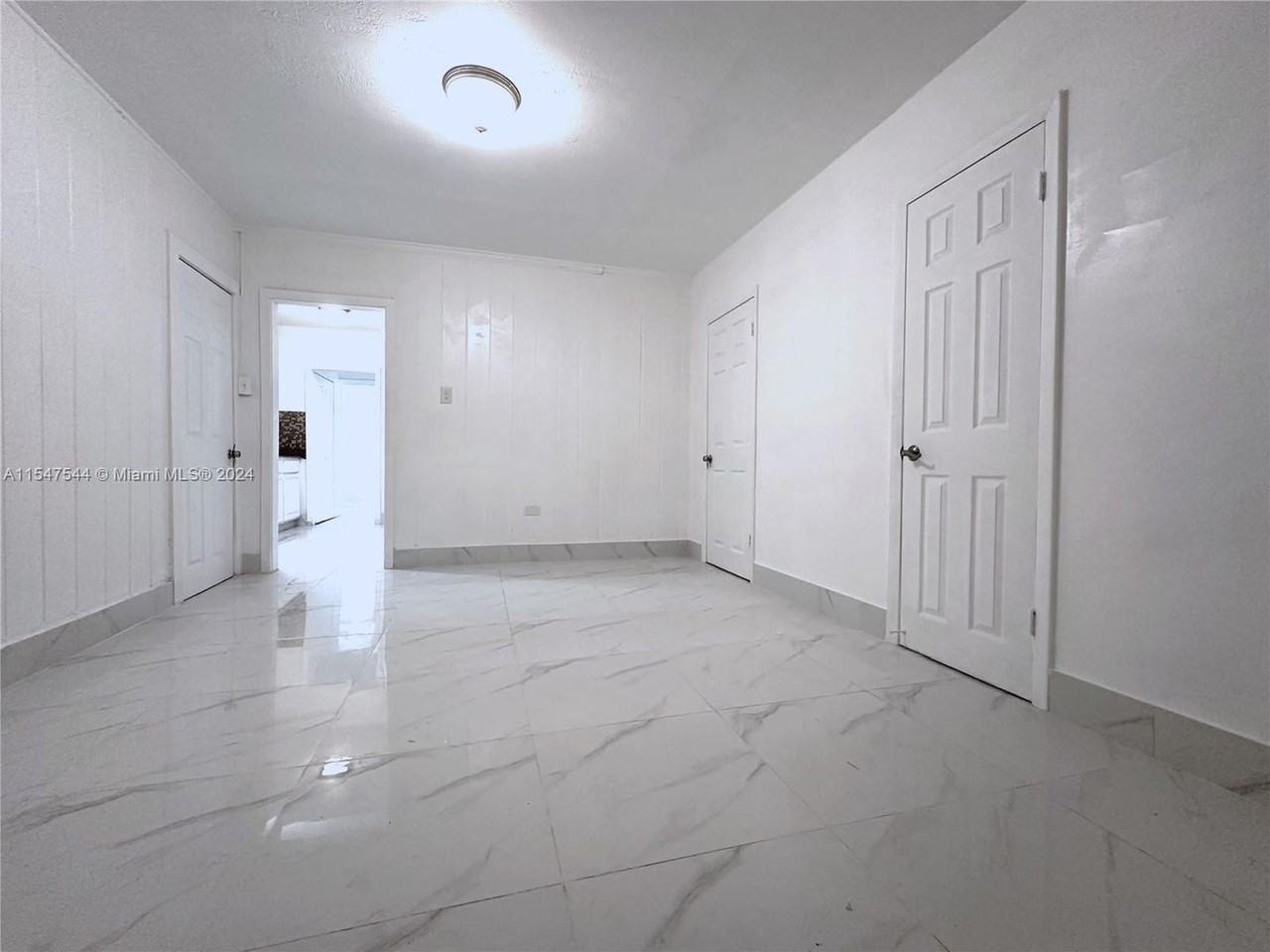 5978 Sw 62nd St - Photo 3 of 22