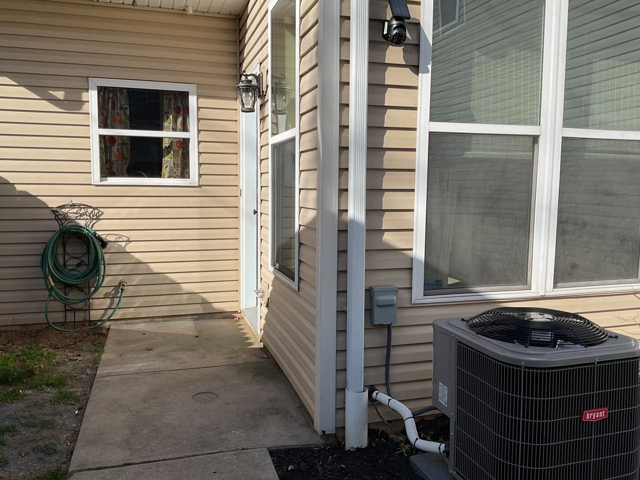 1703 Susquehanna St - Photo 2 of 25