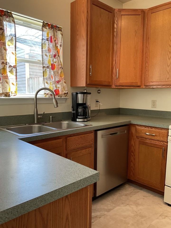 1703 Susquehanna St - Photo 5 of 25