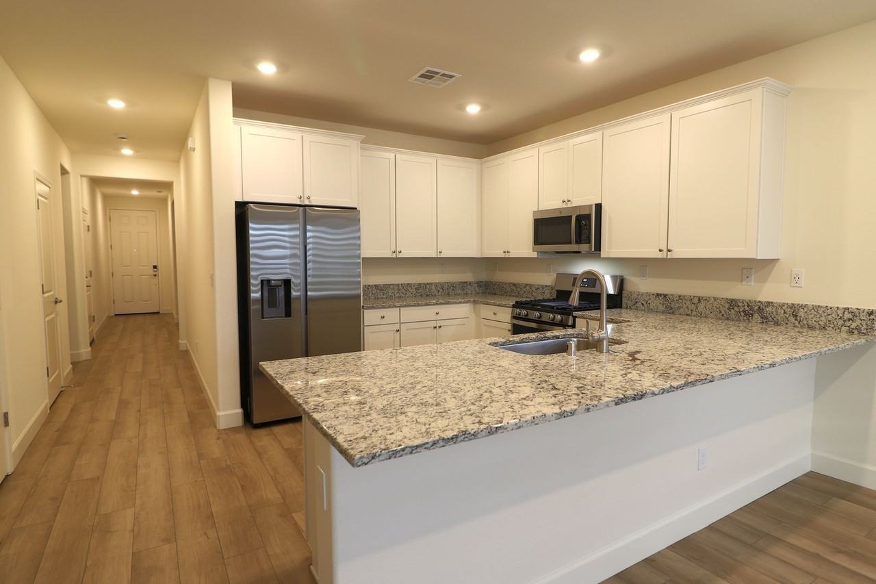 6862 Ronaldinho Dr - Photo 4 of 24