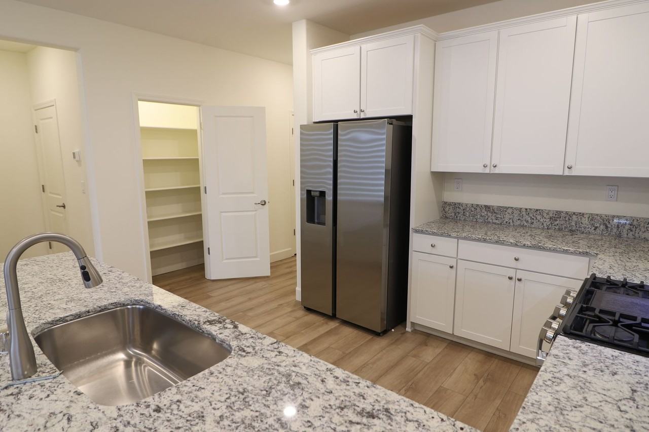 6862 Ronaldinho Dr - Photo 6 of 24