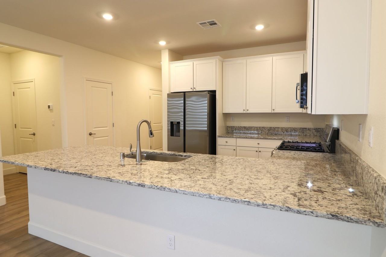 6862 Ronaldinho Dr - Photo 7 of 24